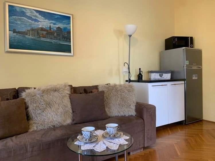 Fresh Apartments Dar Orlic Trogir Exterior photo